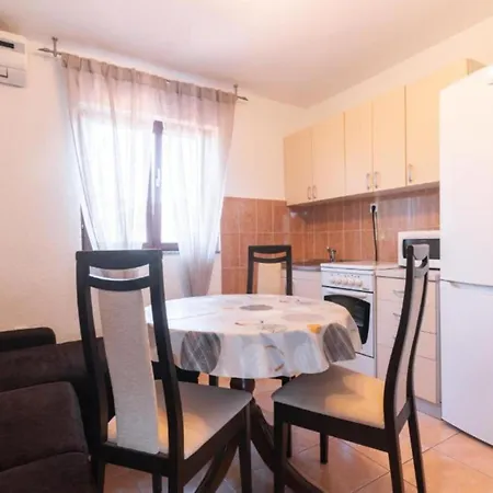 아파트 Kokolo - Three Bedroom First Floor