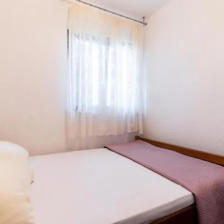 Kokolo - Three Bedroom First Floor * 프레코