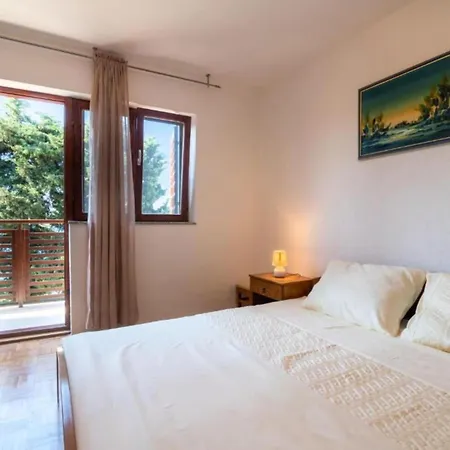 Kokolo - Three Bedroom First Floor * Preko
